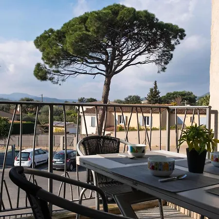 Beautiful T3 With Balcony Near Downtown Daire Sainte-Maxime
