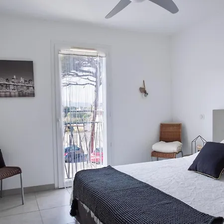 Beautiful T3 With Balcony Near Downtown Sainte-Maxime