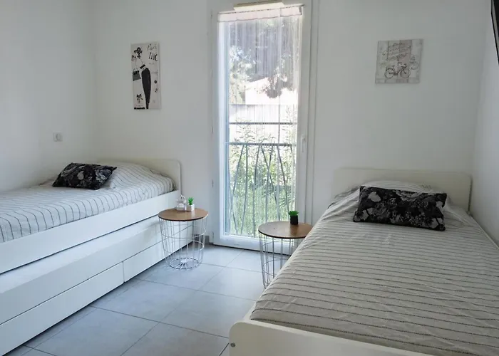Beautiful T3 With Balcony Near Downtown Sainte-Maxime