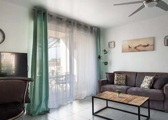 Beautiful T3 With Balcony Near Downtown * Sainte-Maxime