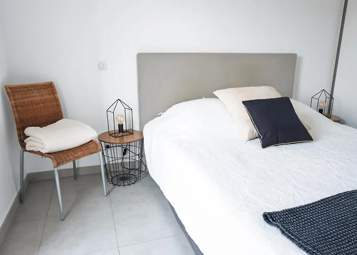 Daire Beautiful T3 With Balcony Near Downtown *