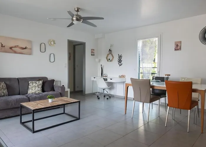 Beautiful T3 With Balcony Near Downtown Daire Sainte-Maxime